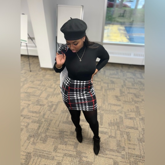 Black white and red plaid mini skirt and jacket set - Picture 3 of 4